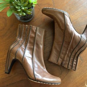 Tsubo Ribbed Brown Leather Boots
